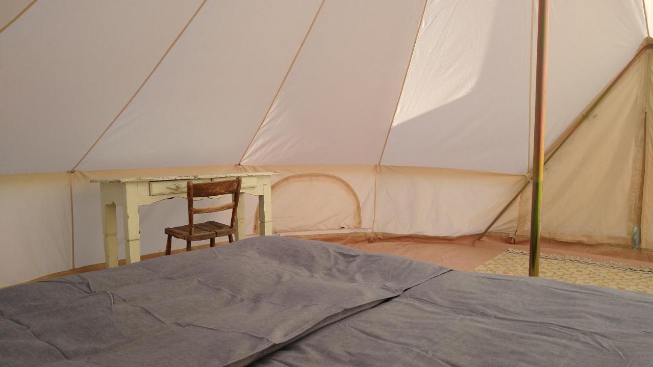 Cosy Farmhouse Glamping สไต ภายนอก รูปภาพ